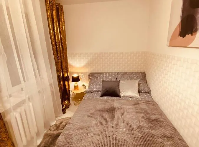 Clicktheflat Wokalna Hostel Warszawa